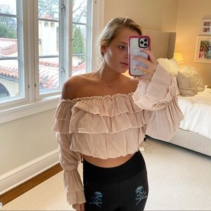 pink long-sleeve crop top